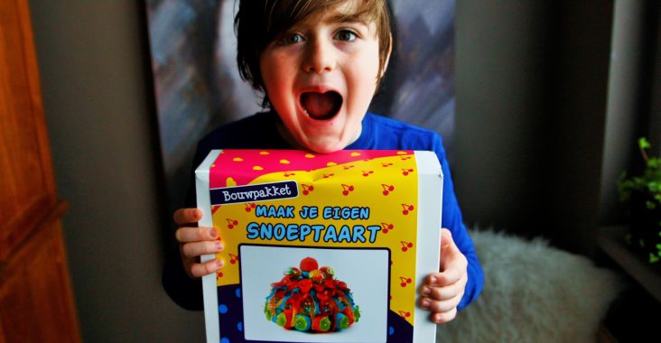 diy snoeptaart diy candy cake diy gifts entertainment at home staycation hearts and flowers candyshop