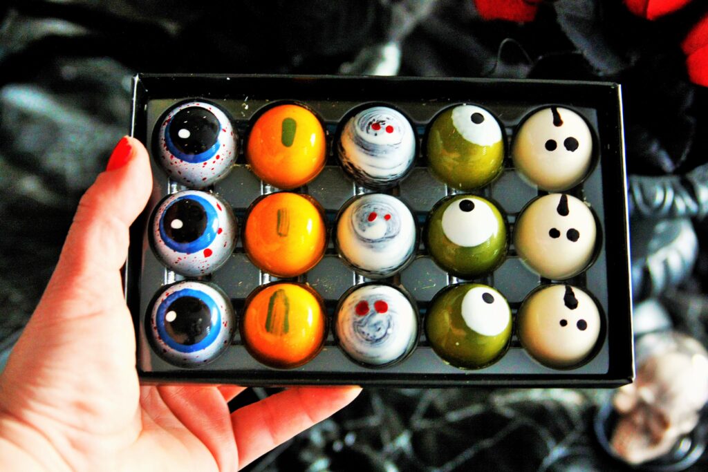 halloween chocolade halloween trick or treat chocoladebezorgd jawszie bites royal donuts vilvoorde halloween donuts halloween cookies (2)