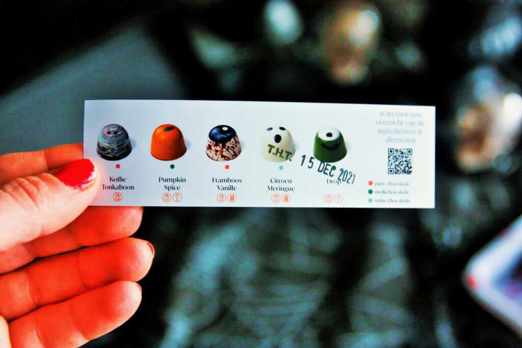 halloween chocolade halloween trick or treat chocoladebezorgd jawszie bites royal donuts vilvoorde halloween donuts halloween cookies (2)