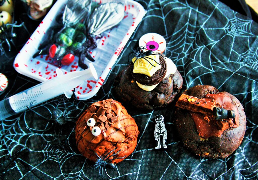 halloween chocolade halloween trick or treat chocoladebezorgd jawszie bites royal donuts vilvoorde halloween donuts halloween cookies (2)