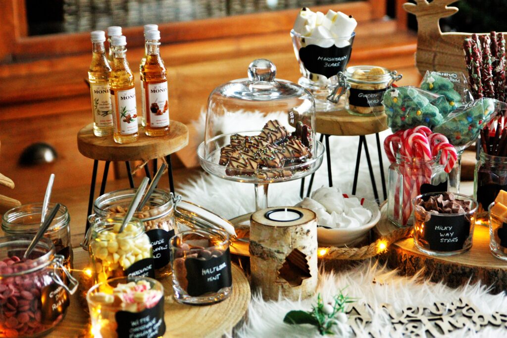 diy chocolate bar soeplesse chocolate bomb monin siropen baileys notenshop kerstbar hot chocolate bar kersttafel